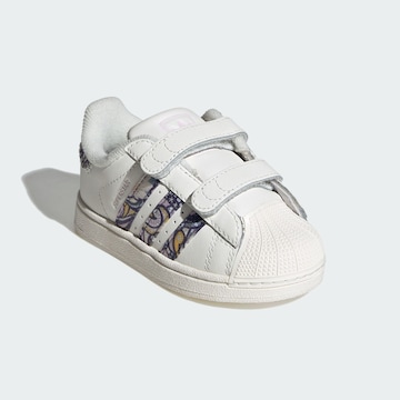 ADIDAS ORIGINALS Кроссовки 'Liberty London Superstar II' в Белый