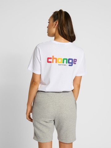 T-Shirt 'Change' Hummel en blanc