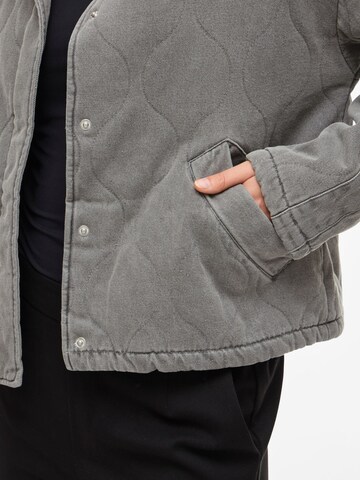 Veste mi-saison 'VIAmbella' VILA en gris