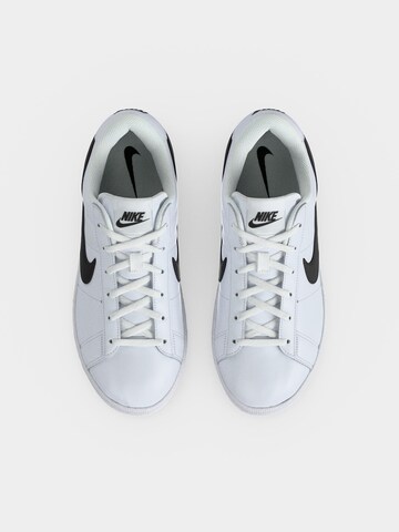 Sneaker 'CLASSIC' di Nike Sportswear in bianco