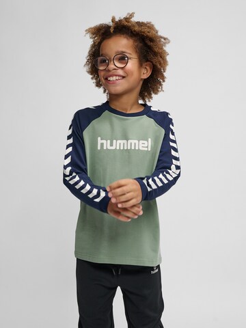 Hummel - Camiseta en verde: frente