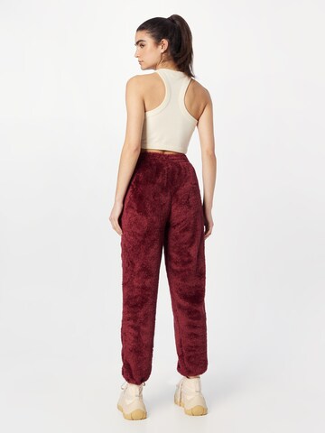 Loosefit Pantaloni 'Essentials+ Fluffy Teddy' di ADIDAS ORIGINALS in rosso