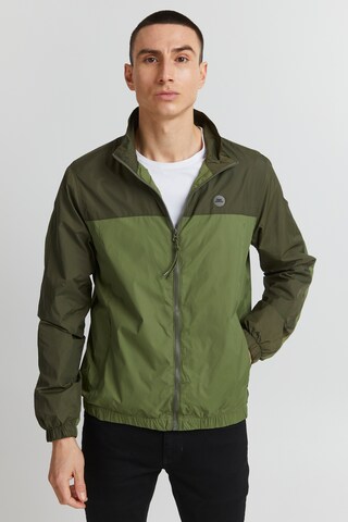 Veste mi-saison BLEND en vert : devant