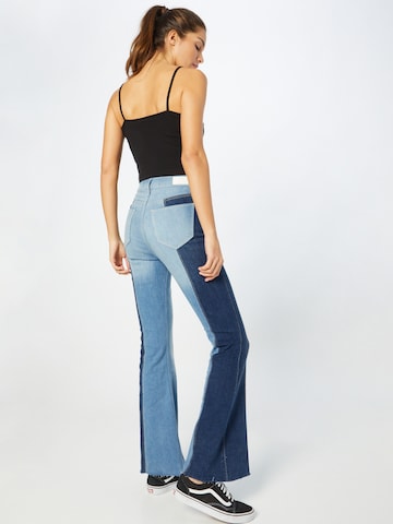 HOLLISTER Flared Jeans in Blau