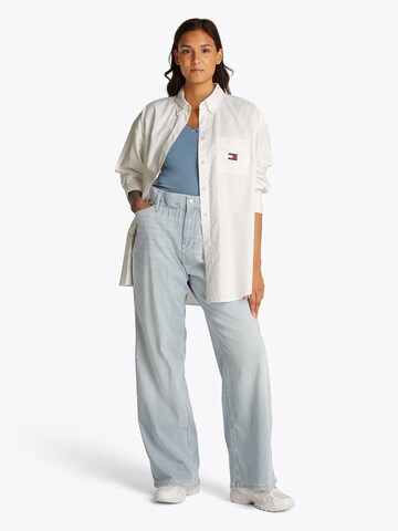 Tommy Jeans Regular fit Blus i vit