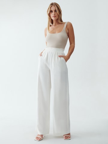 The Fated Wide leg Pants in White: front