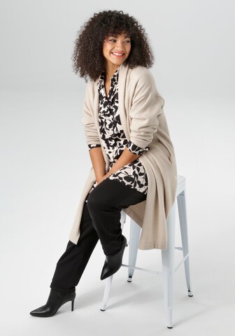 Aniston Strickjacke in Beige