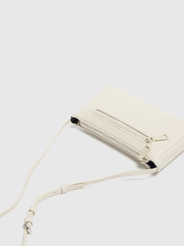 Pull&Bear Crossbody Bag in White