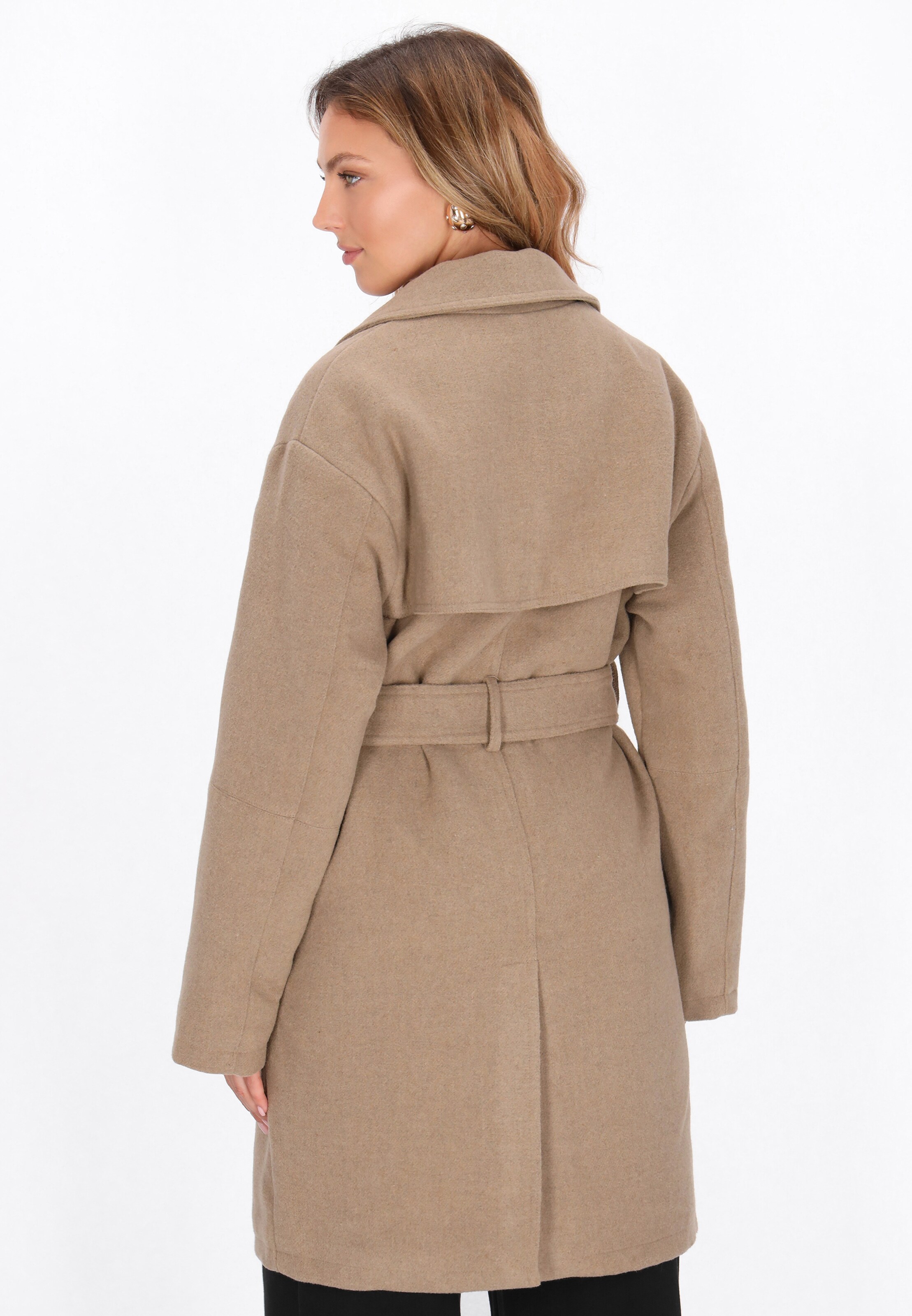 NAEMI Between-Seasons Coat in Beige