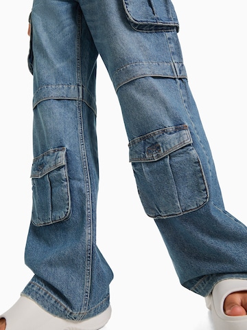 Bershka Wide leg Cargo Jeans in Blue