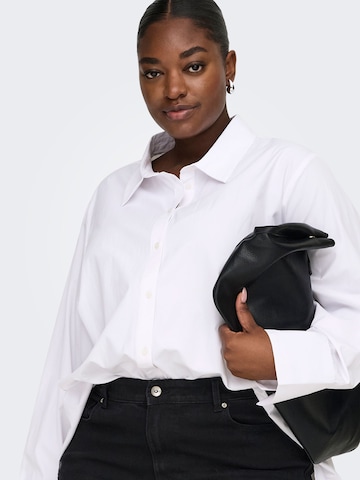 Camicia da donna 'CAROregon' di ONLY Carmakoma in bianco