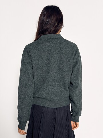Bershka Sweater in Grey: back