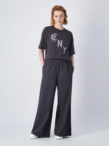 Champion Authentic Athletic Apparel Υπερμέγεθες μπλουζάκι σε γκρι