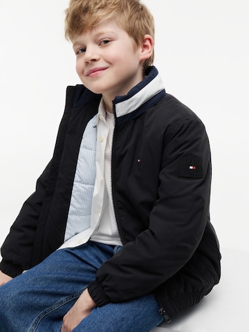 TOMMY HILFIGER Tussenjas 'Heritage Essential' in Zwart