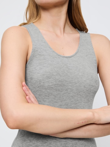 TRIUMPH Top ' Beauty Layers ' in Grijs