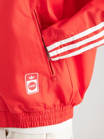 ADIDAS ORIGINALS Φθινοπωρινό και ανοιξιάτικο μπουφάν 'Coca Cola Classic Firebird' σε κόκκινο