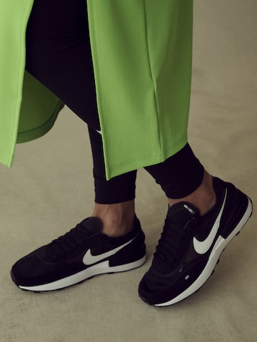 melns Nike Sportswear Zemie brīvā laika apavi 'Waffle One'