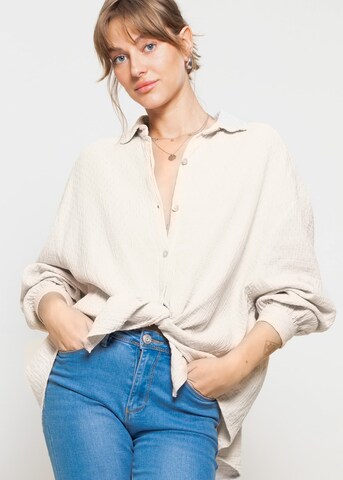 SASSYCLASSY Blouse in Beige: front