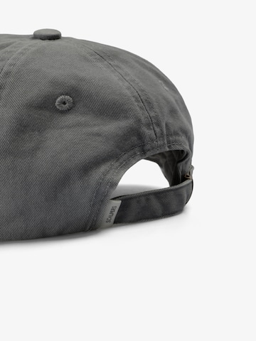 Scalpers Beanie ' ' in Green