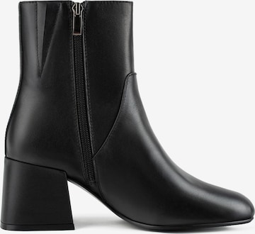 L37 HANDMADE SHOES Enkellaarsje 'FILL ME UP' in Zwart: voorkant