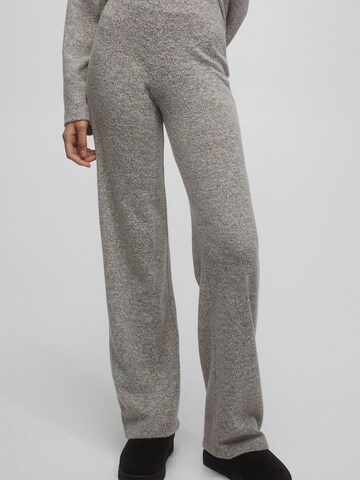 Pull&Bear Pants in Grey: front