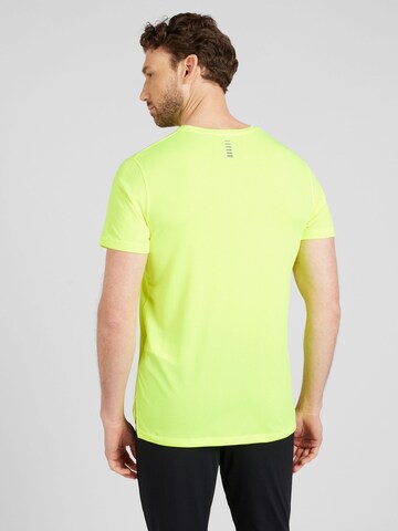 UNDER ARMOUR Funkcionalna majica 'Launch' | zelena barva