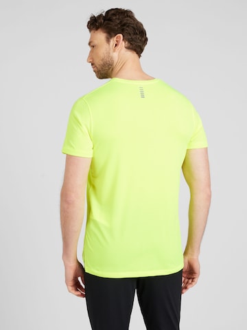 Tricou funcțional 'Launch' de la UNDER ARMOUR pe verde