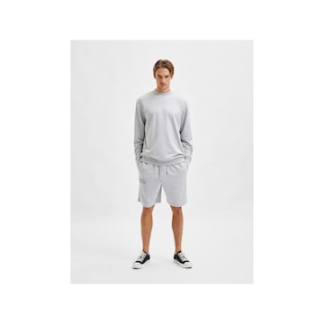 SELECTED HOMME Sweatshirt in Grau