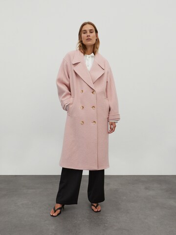 Manteau mi-saison 'Bieke' EDITED en rose