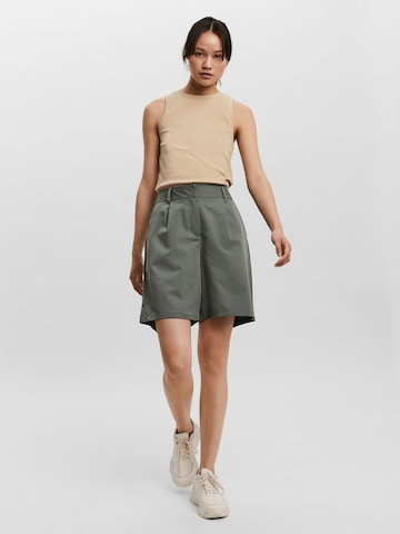 VERO MODA Loosefit Shorts 'Zelda' in Grün