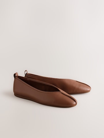 Next Ballerina 'Forever Comfort' in Braun