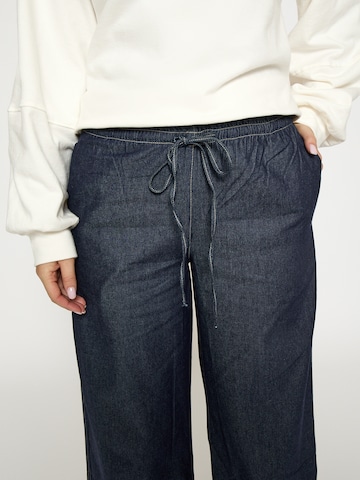 DESIRES Regular 'Kylie' in Blau