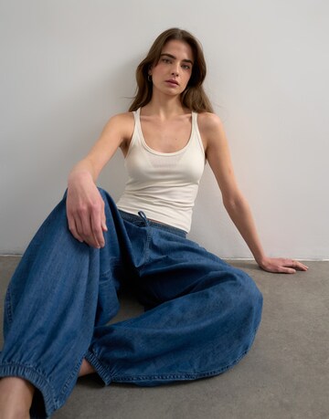 TOPSHOP Топ 'TSHENRI' в Бежевый