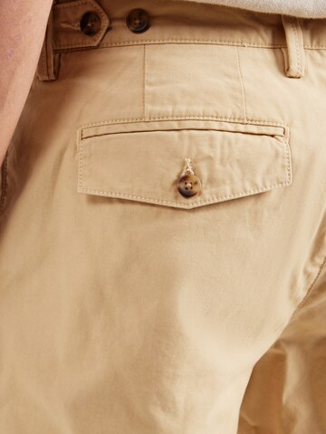 Effilé Pantalon chino GANT en beige