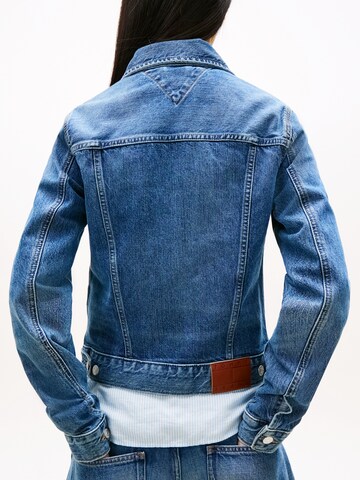 Tommy Jeans Prehodna jakna 'CLASSIC' | modra barva