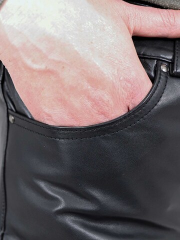 MADDOX Regular Pants 'Paulette' in Black