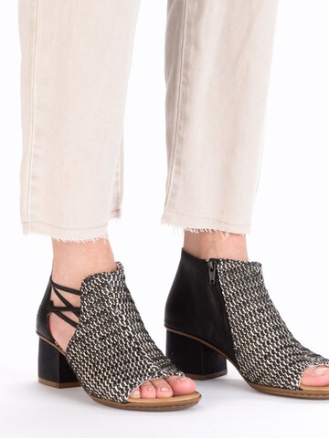 Sandalo di Rieker in nero