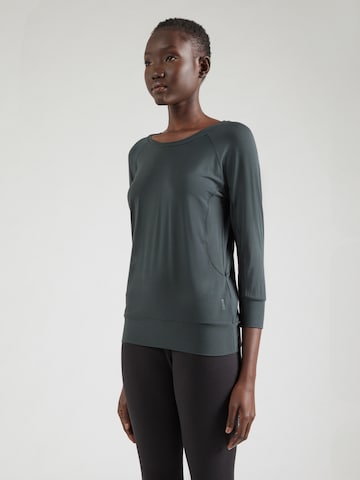Maglia funzionale 'Flow' di CURARE Yogawear in verde: frontale