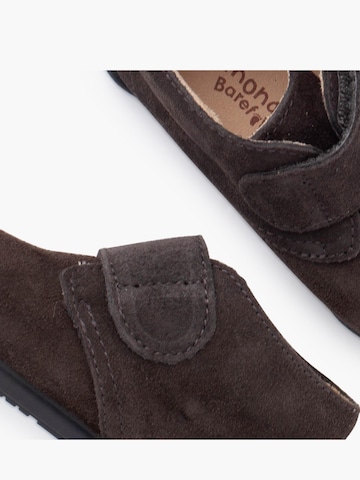 Pisamonas - Bota em cinzento