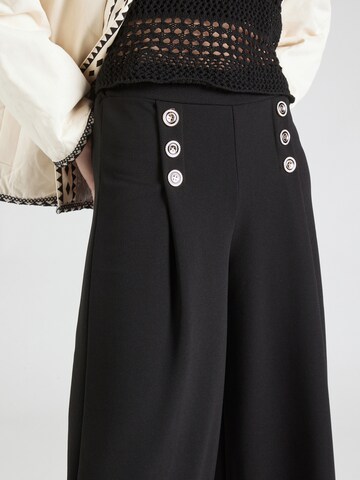 Wide leg Pantaloni con pieghe 'El44ly' di ZABAIONE in nero