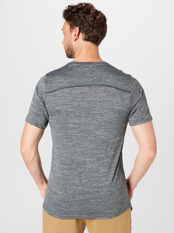 SKECHERS Функционална тениска в сиво