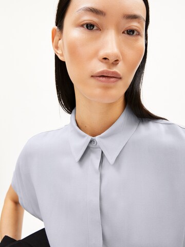 Camicia da donna di ARMEDANGELS in grigio