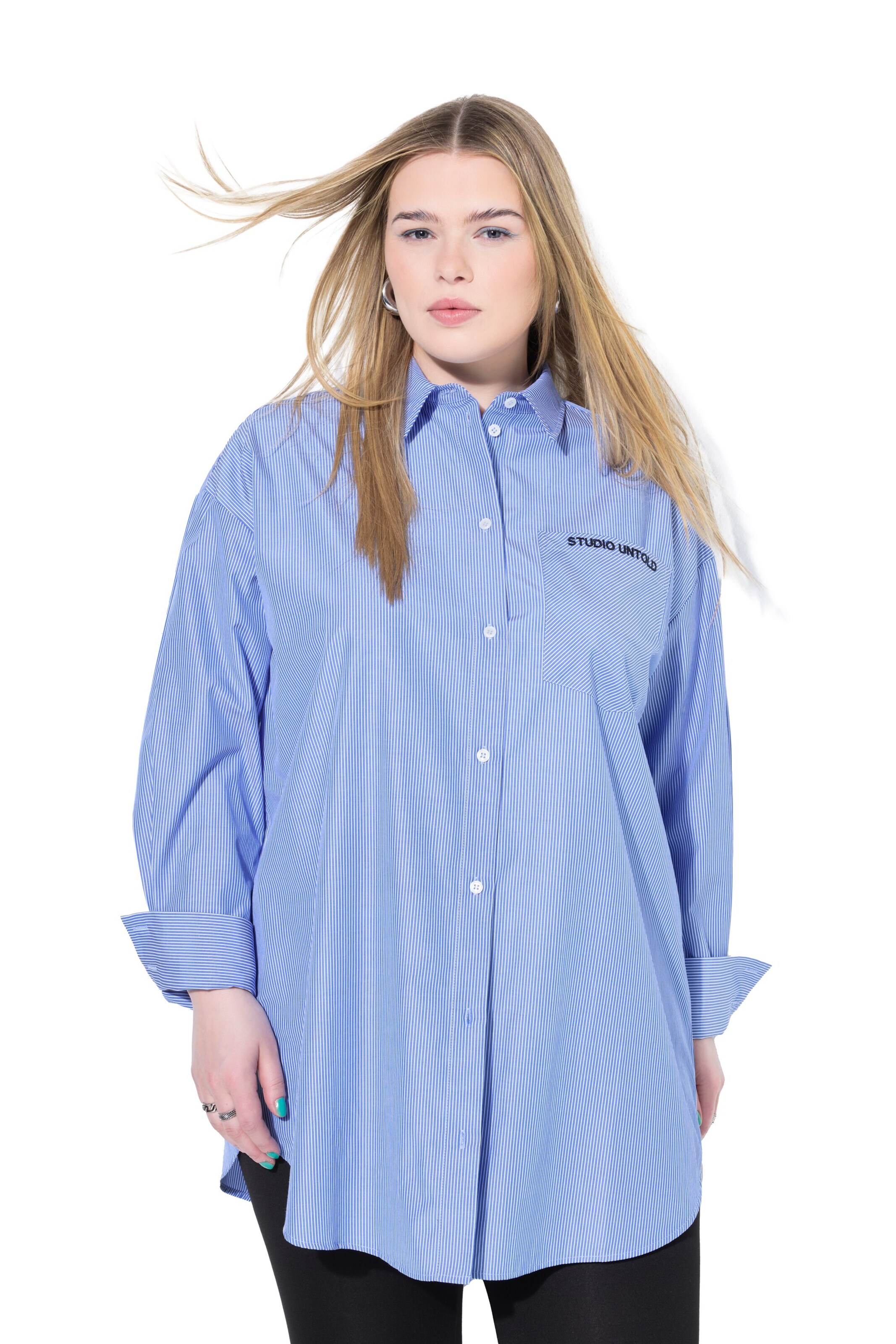 Chemisier Studio Untold en bleu : devant