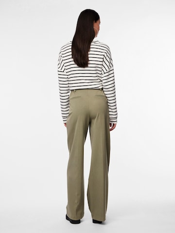 PIECES Loose fit Pleated Pants 'CAMIL' in Green