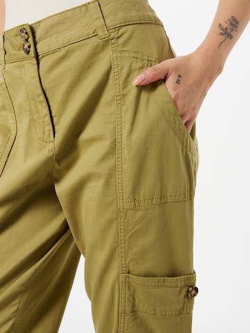 TOM TAILOR Tapered Cargo Pants in Green