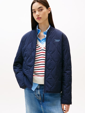 Tommy Jeans Преходно яке в синьо: отпред