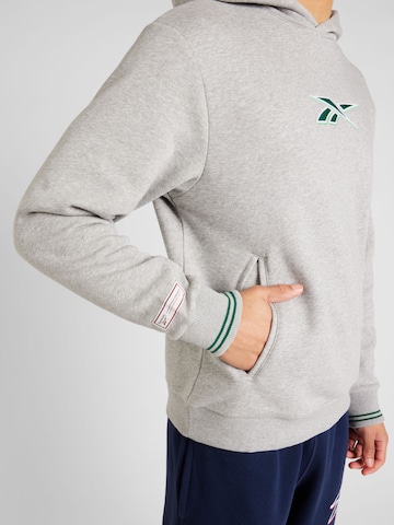 Reebok Sweatshirt 'CL UNIFORM' in Grau