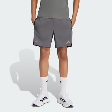Loosefit Pantalon de sport 'Tech Apparel' ADIDAS SPORTSWEAR en gris : devant