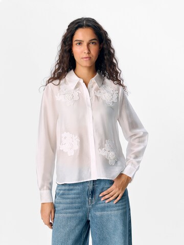 OBJECT Blouse 'Sakuri' in White: front