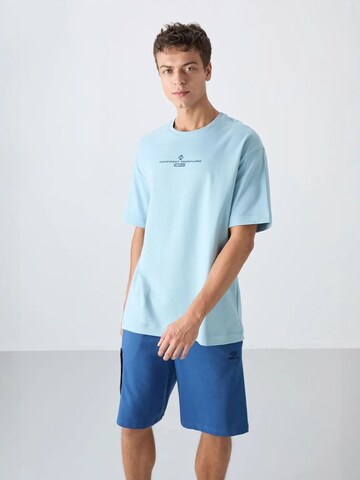 Tommy Life Shirt in Blue: front